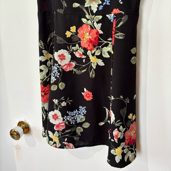 🎉4/30$🎉 Dynamite Black Floral Slip Dress - Size Medium - Picture 3 of 7